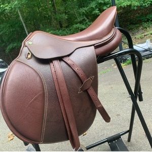 Henry de River Saddle